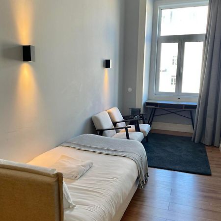 Lisbon Check-In Guesthouse ภายนอก รูปภาพ