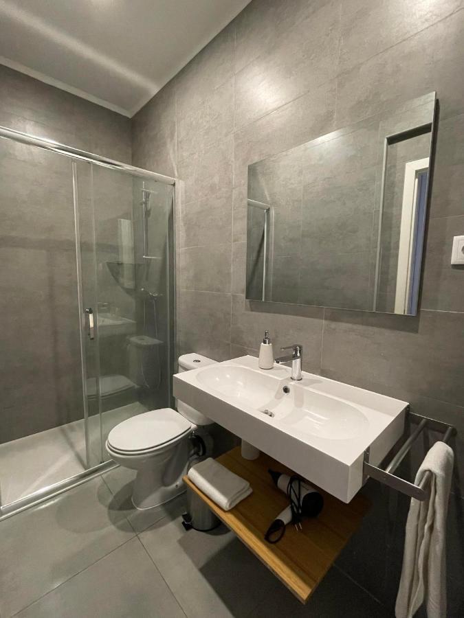 Lisbon Check-In Guesthouse ภายนอก รูปภาพ