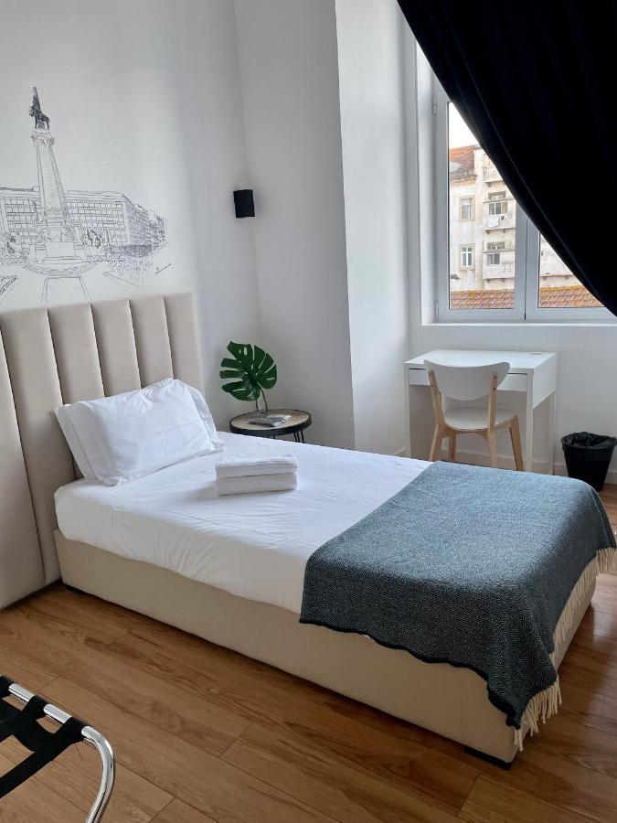 Lisbon Check-In Guesthouse ภายนอก รูปภาพ