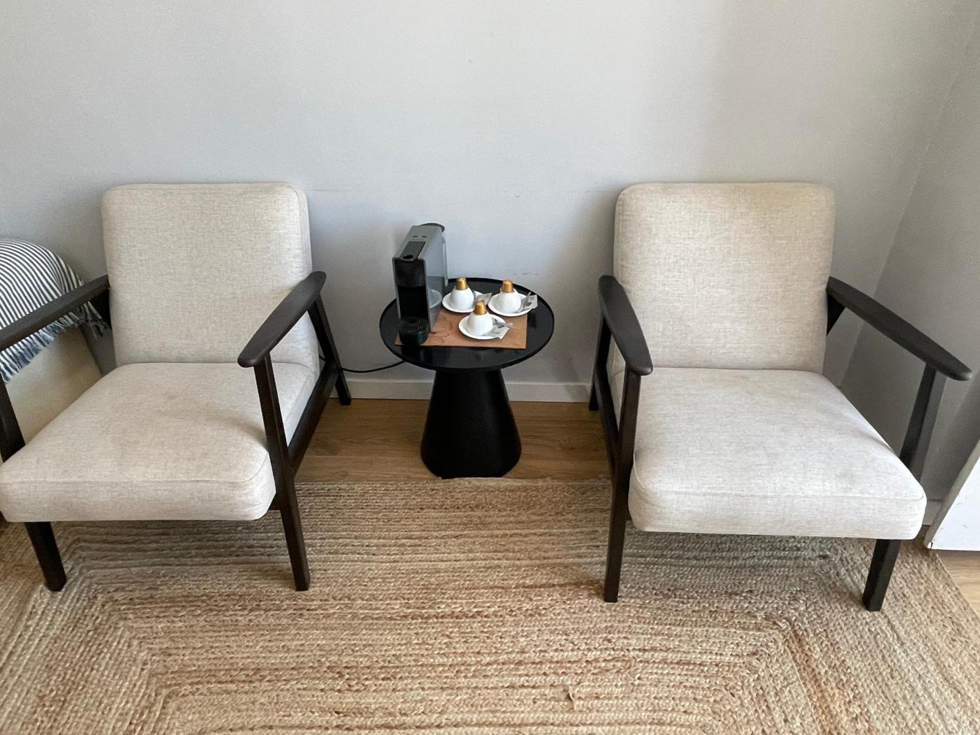 Lisbon Check-In Guesthouse ภายนอก รูปภาพ
