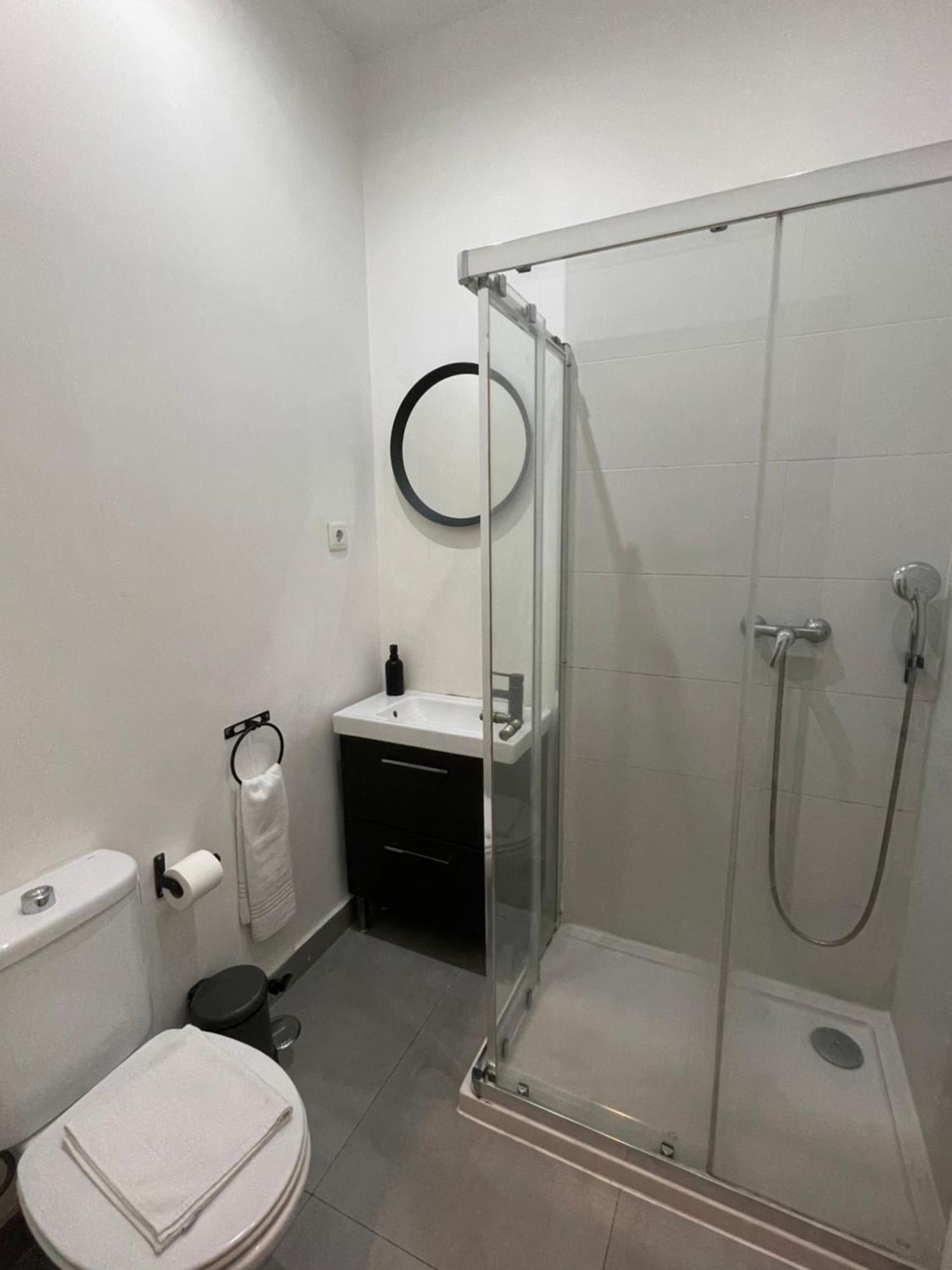 Lisbon Check-In Guesthouse ภายนอก รูปภาพ