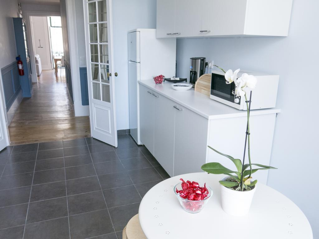 Lisbon Check-In Guesthouse ภายนอก รูปภาพ