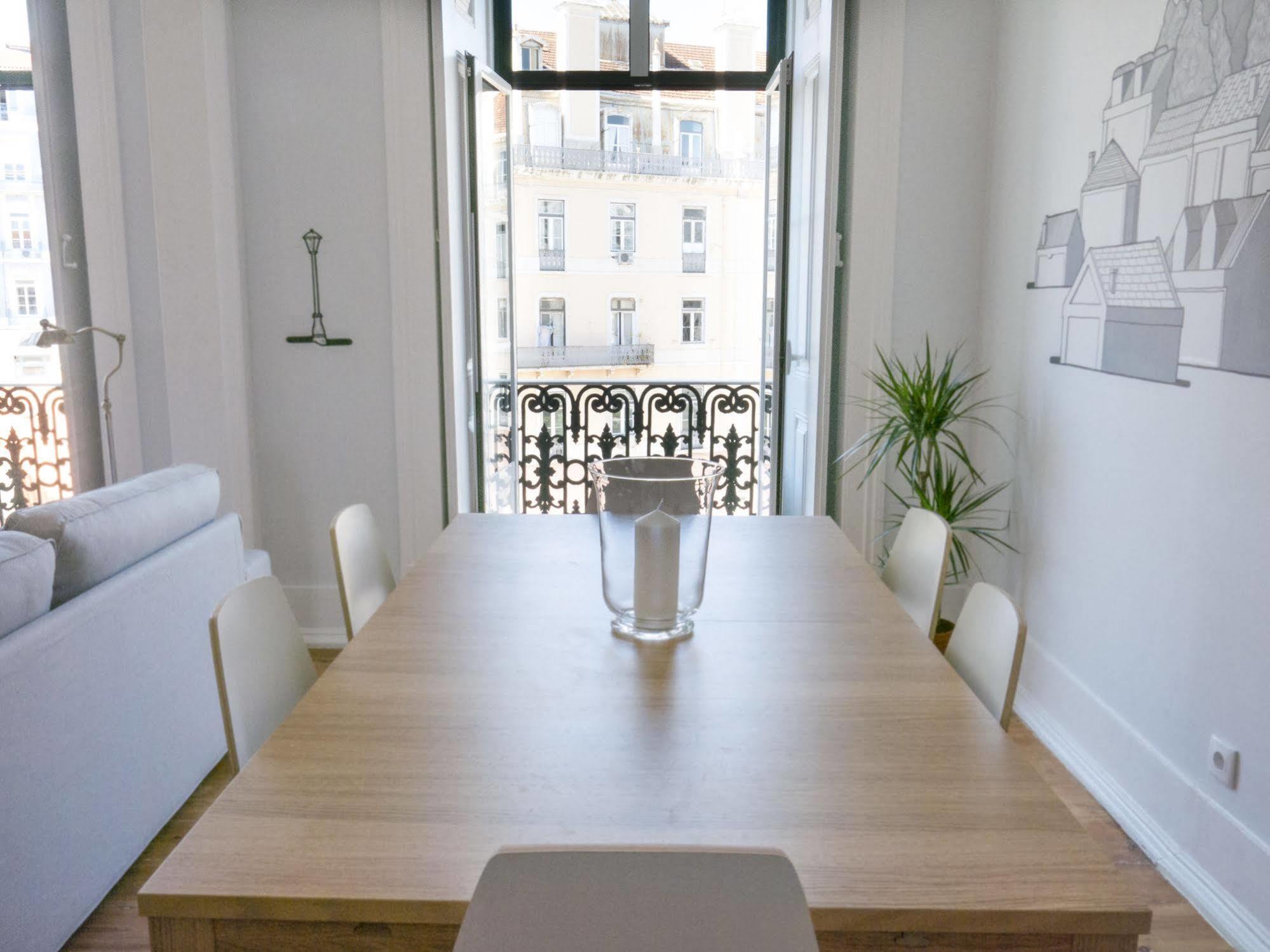Lisbon Check-In Guesthouse ภายนอก รูปภาพ