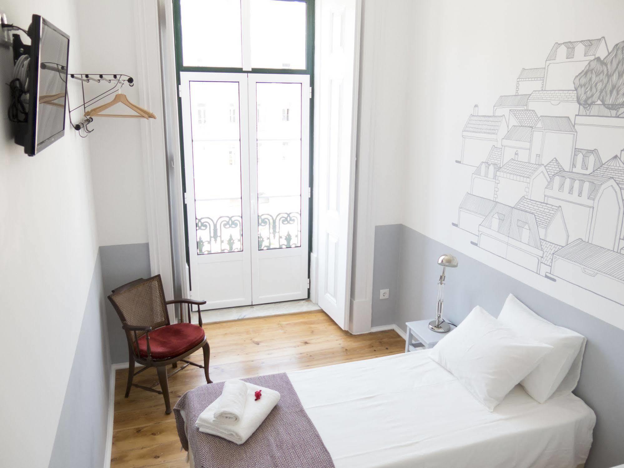 Lisbon Check-In Guesthouse ภายนอก รูปภาพ