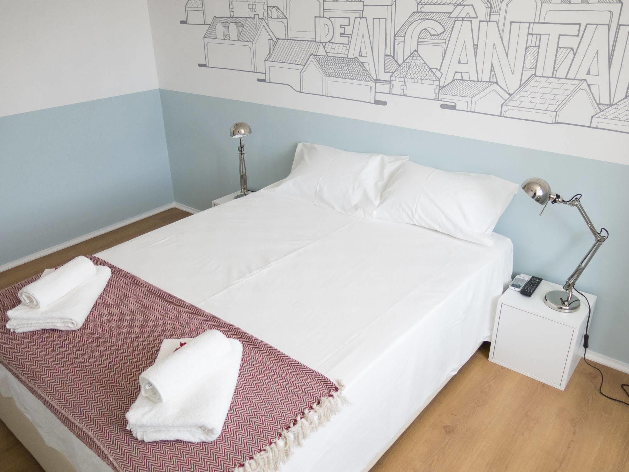 Lisbon Check-In Guesthouse ภายนอก รูปภาพ