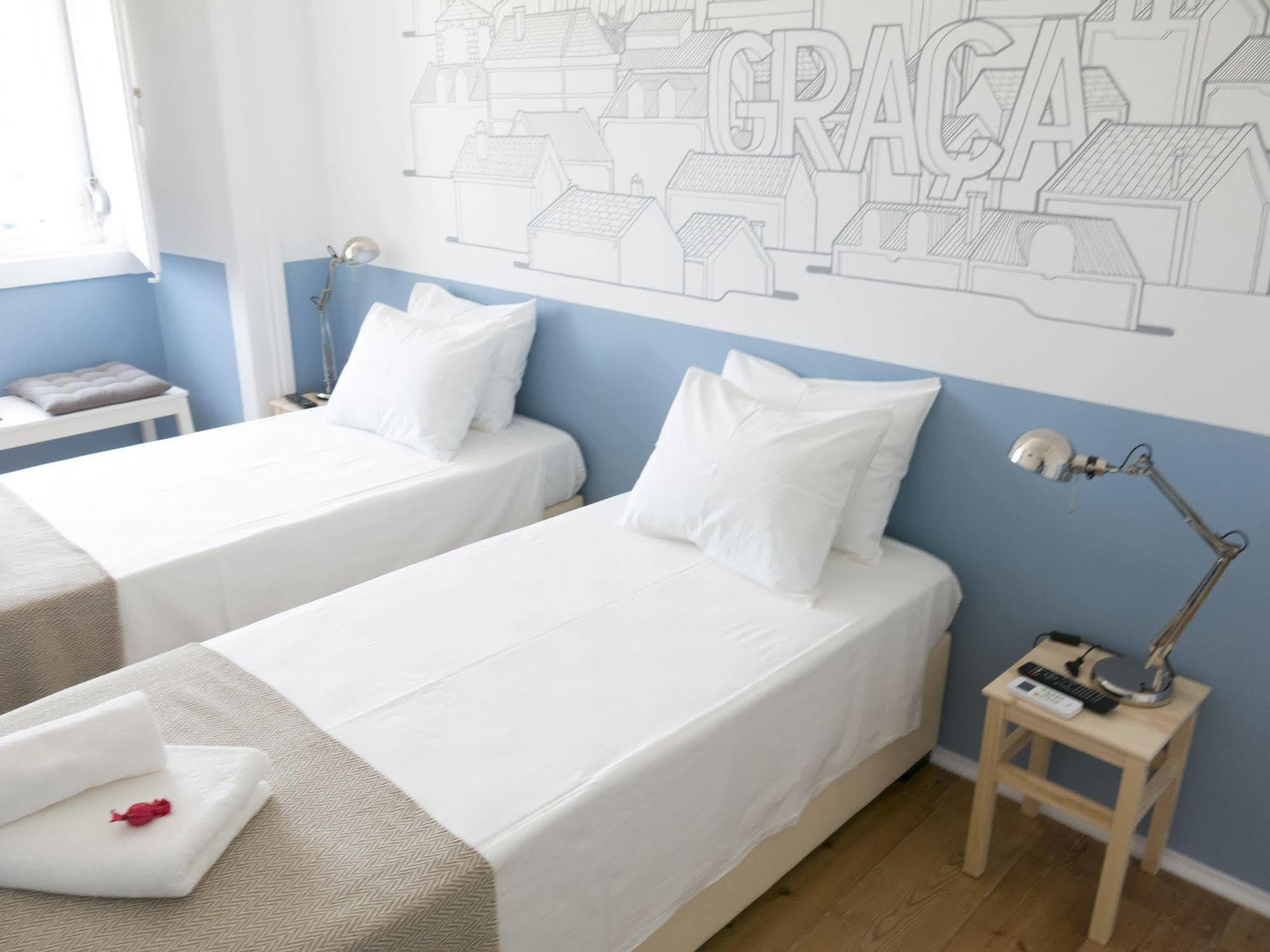 Lisbon Check-In Guesthouse ภายนอก รูปภาพ