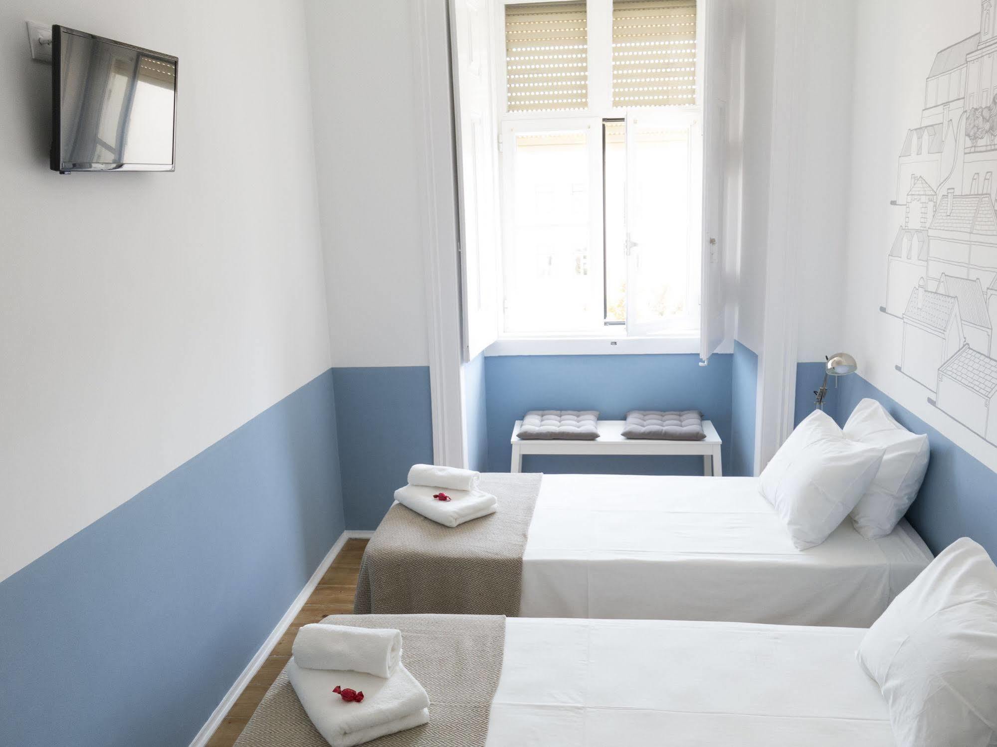Lisbon Check-In Guesthouse ภายนอก รูปภาพ