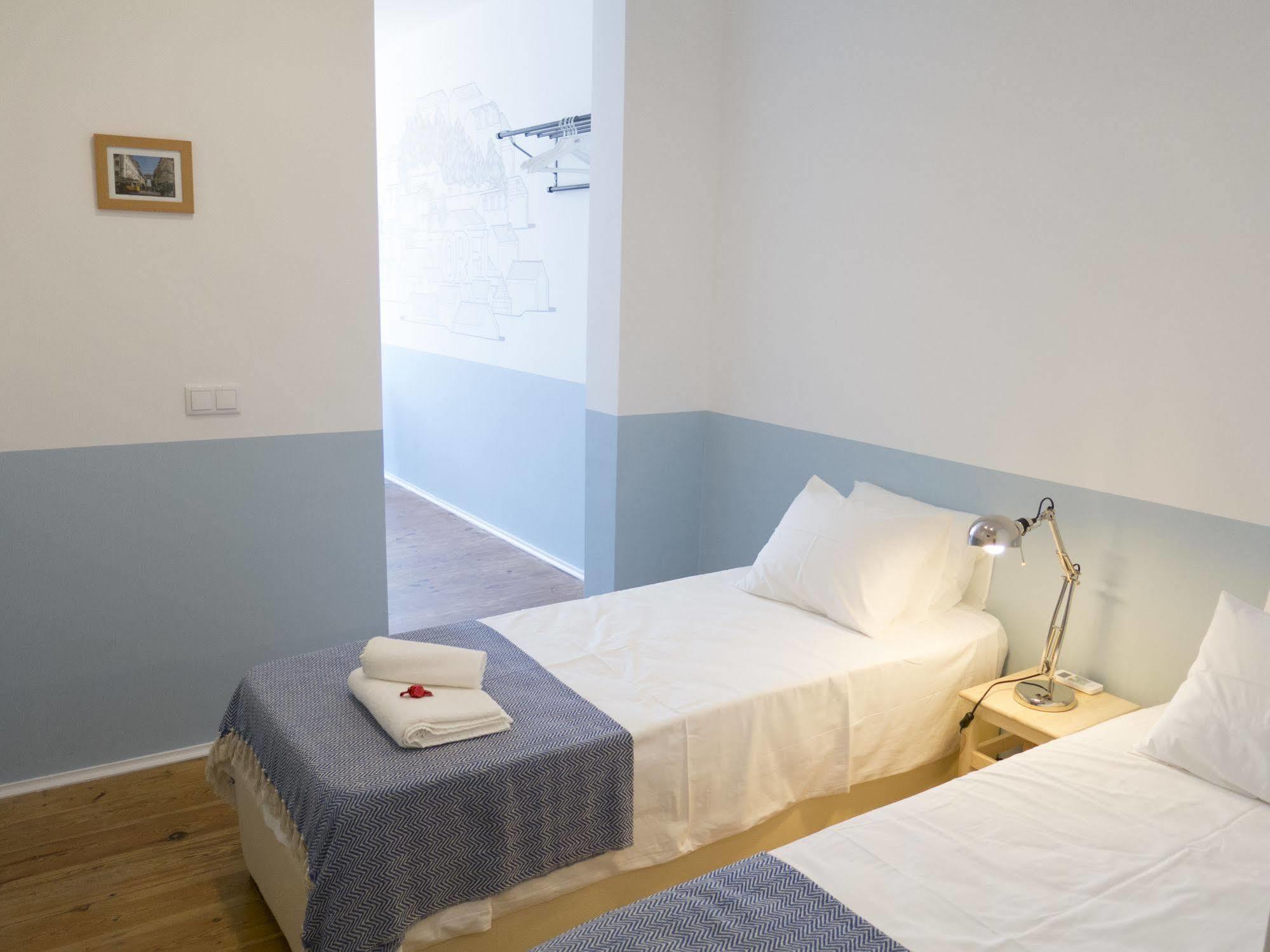Lisbon Check-In Guesthouse ภายนอก รูปภาพ
